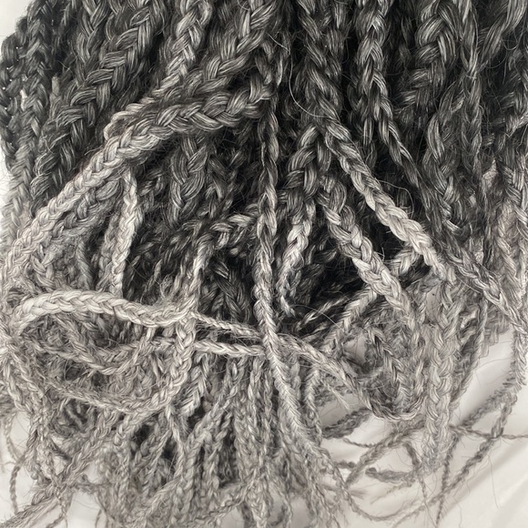 Braids with tool - Picture 3 of 7